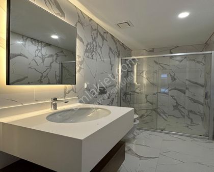 Gayrimenkulist'den Alya Dream Sitesinde 2+1 Cadde Cephe Kiralık