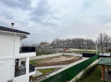 Düzce Muncurlu'da Göl Manzaralı Lüks 6+1 Satılık Malikane