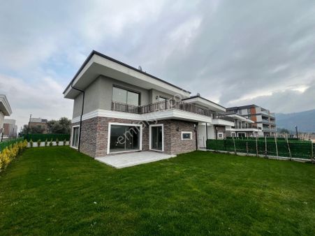 Nilüfer Gümüştepe'de Manzaralı Konumda 4+1 Satılık Villa