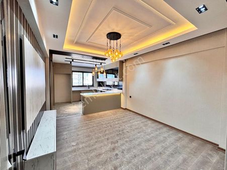 Alpaslan'da Mükemmel Konumda Şık Ve Zarif Tasarımın Gözbebeği Ultralüx 3.5+1