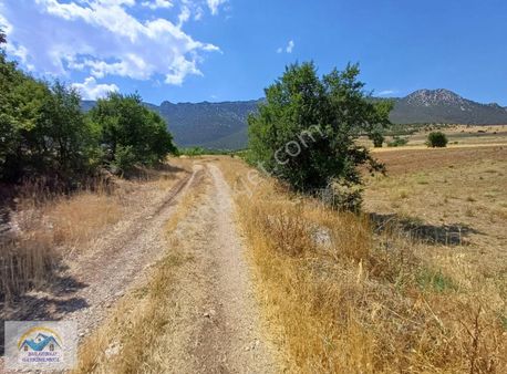 Burdur Yeşilova Akçaköyde Uygun Arazi....
