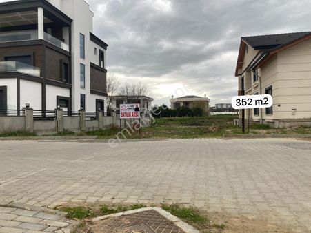 Fiyat Düştü !!! 3 Kat İmarlı 352 M2 Satılık Arsa