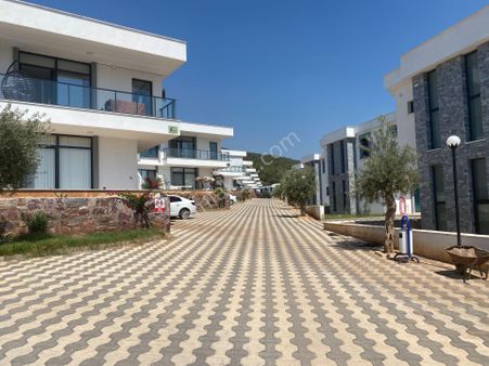 Didim Akbükte Satılık Havuzlu Site İçinde 1+1 Yüksek Giriş Yeni Daire