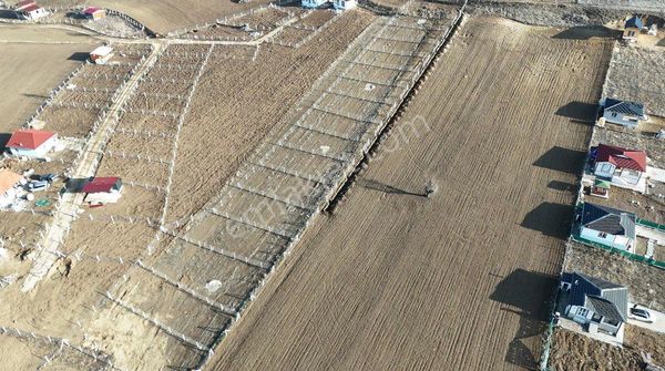 Peçenek'te Mesire Alanı Yanı Elektirik Aktif Su Sontaj 250 500m2 Oluşan Hobi Bahçeleri