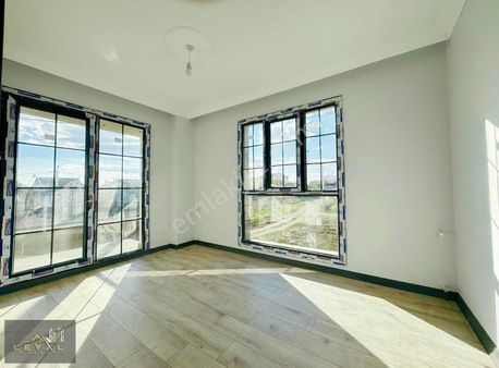 ⫷꧁ Leyalgrup꧂⫸merkezde Geniş Bahçeli Müstakil Çiçek Gibi Yazlık