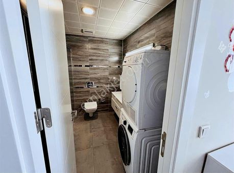 Bahçeşehir Kozapark'ta 2+1 Siteye Cephe Satılık Daire