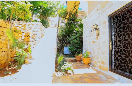 Viga Emlak'tan Kaş Yarımadasında Adalar Manzaralı 2+1 Daire