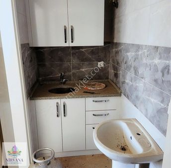 Sur Ciğercisi Arkası Satılık Bahçeli Dükkan