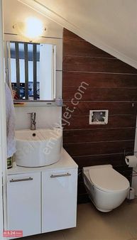 Seferihisar Akarcada Geniş Arsalı Villa