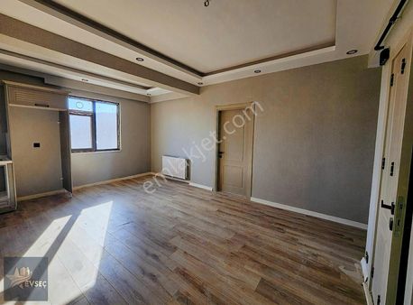 Evseç Gayrimenkulden Fuar Alanı Civarında Satılık 2+1 Daire