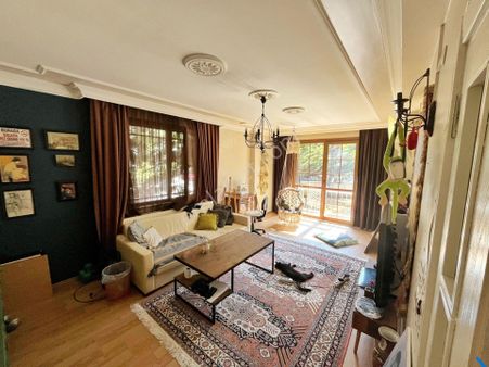 Altayçeşme'de 10 Yıllık Binada 4+1 Ebeveyn Banyolu Daire