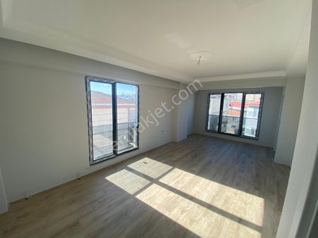 Ekşioğlu 'dan Tekirdağ Süleymanpaşa Çınarlı Mahallesi Satılık Daire 3+1