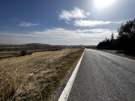 Peçenek'te Asfalta Cephe 1787m2 Tapulu Satılık Köy İçi