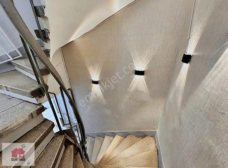 Secret House'dan Tabela Değeri Yüksek Dükkan Boş