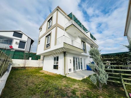 @@seta Grup@@denize Yakın Ahşap Merdiven 4+1 İskanli Yazlık