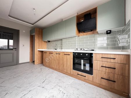 Yiğit'ten▓altınkum Merkez'de Ön Cephe Ara Kat Ebeveyn Banyolu Satılık 2+1 Daire