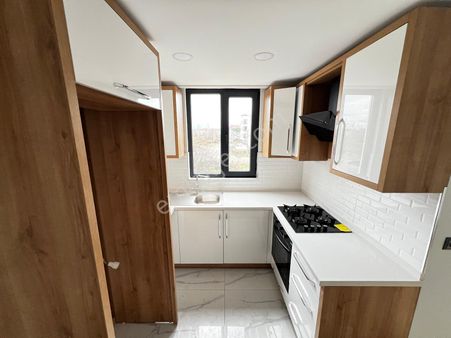 ⫸ Yiğit Gayrimenkul'den⫷ Altınkum'da Ön Cephe & Ara Kat▃ Satılık 2+1 Daire▃