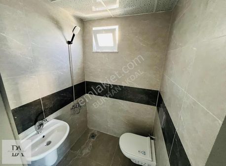 Çift Balkon Çift Banyo Bölgenin Katta Geniş 2+1 Lüks Dairesi