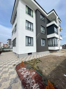 Kosova Mahallesinde Satılık 3+1 Arakat Daire