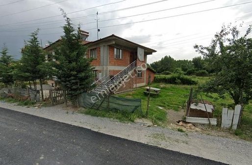 Yeşilçimen Mahallesinde Satılık 2 Katlı Müstakil Ev Ve Arsası