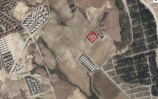 Kabasakalda Villa İmarlı 300 Metrekare Hisseli Arsa Satılıktır.