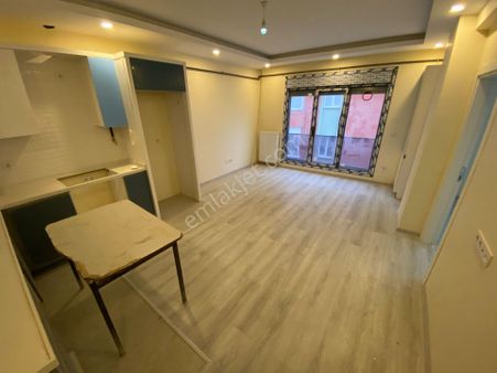 Sıfır Binada 2.katta Ayrık Nizmanda Kapalı Otoparklı 60m2 1+1