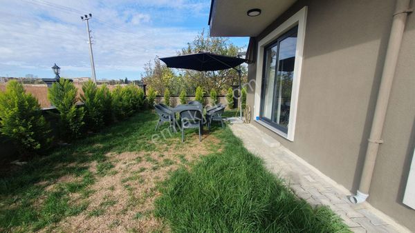 Delux'den Kumbağ Mah.'de Full Eşyalı Satılık Bahçekatı 1+1 Daire