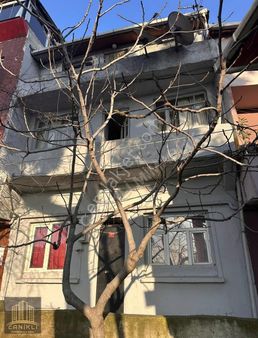 Acil Yatırıma Uygun Eyüp Çarşıda Müstakil Satılık Bina