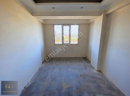 Manisa Yunusemre Muradiye Mahallesinde Satılık 2+1 Ara Kat Daire