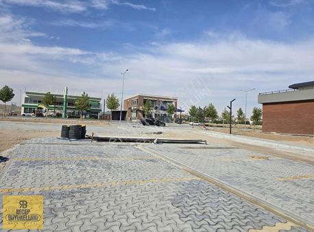 Yazırın Yükselen Değeri Ennteras'da Teras Bahçeli Ticari İş Yeri