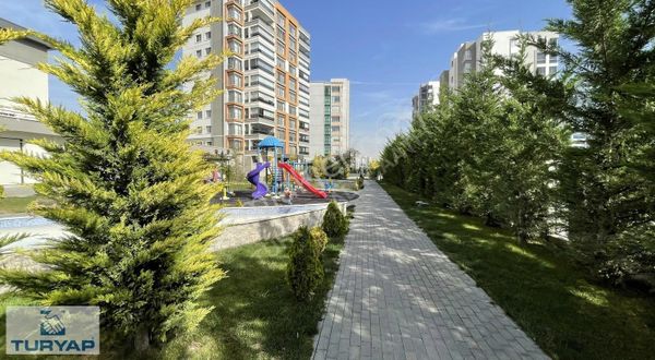 Turyap'tan Bağloca'da Ara Kat 3.5+1 Geniş Satılık Daire