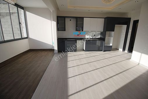 Hedef'ten Akdeniz Mah'de Deniz Manzaralı Havuzlu Açık 3+1