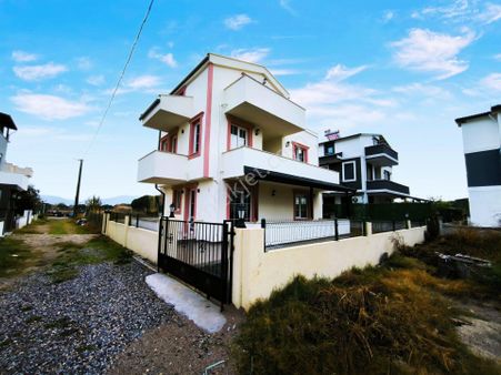 Altınova’da Sıfır 4+1 Tripleks Villa