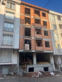 Esenyurt Ardıçlı'da 2+1 Yüksek Giriş Balkonlu