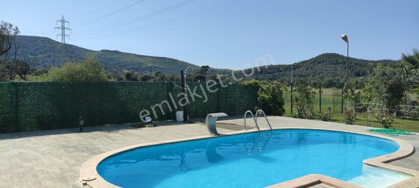 Güzelbahçe Yelki De Mustakil Havuzlu 4+1 Villa Satlık.