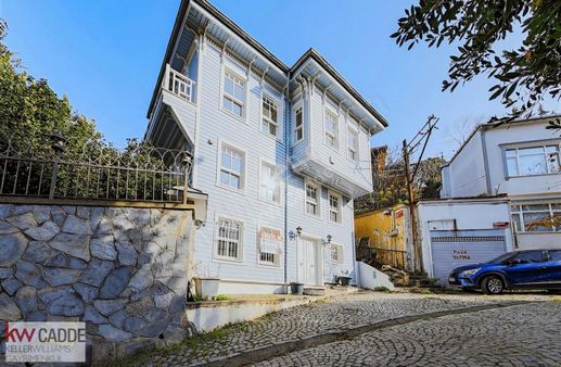 Kw Sinan'dan Beylerbeyin De Sahile 100mt Satılık Köşk & Konak