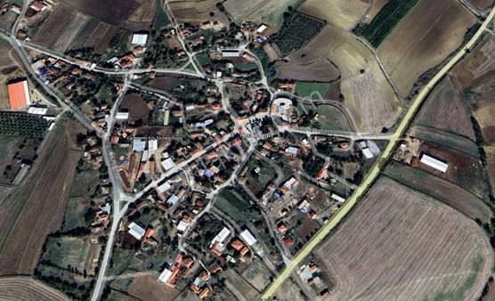 🏡 Doğa İle İç İçe! Köy Merkezinde, Hazır Ev Ve Büyük Arsa! 🌿