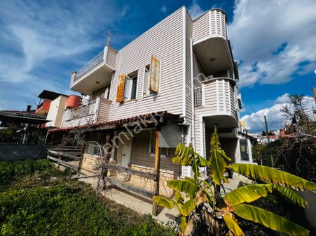 Kuşadası Kadınlardenizi Muhteşem Yerde Plaja 750 Metre 3+1 Villa