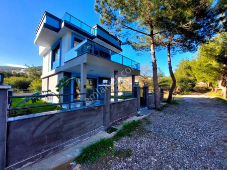 İzmir Seferihisar Doğanbey De Satılık Deniz Manzaralı Müstakil Yazlık 3+1