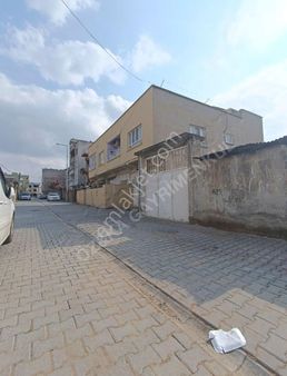 Beş Evler Mahallesi'nde Komple Satılık Bahçeli Bina.