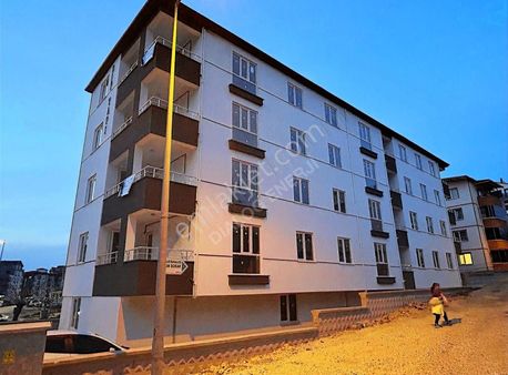 Akçalarda Göl Manzaralı Satılık Daireler (dif Yapı)