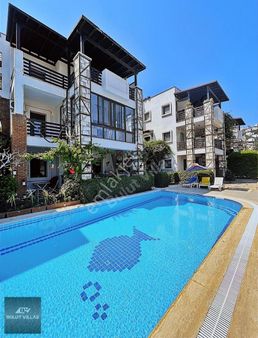 * Yalıkavak Geriş Te Havuzlu Sitede Denize Yakın Satılık Daire *