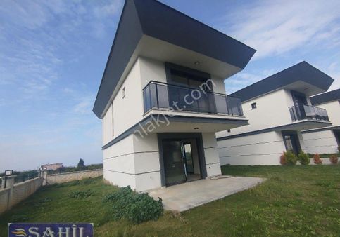 Kusadası Davutlar Mustakıl Genıs Bahcelı Sıfır Yazlık Vılla