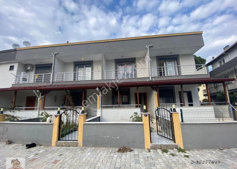 Ürkmez'de Daire Fiyatına Denize Yakın 3+1 Satılık Villa