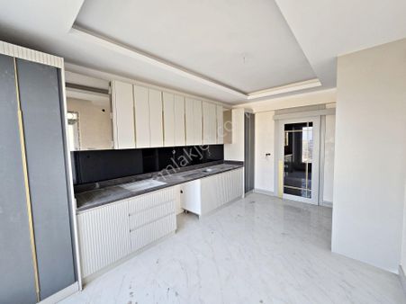 Alpaslan'da 1. Sınıf İşçiliği Ve Geniş Peyzajıyla Ultralüx 3+1