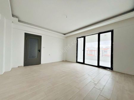 Duralialıç'da Şehit Hakan Yorulmaz Caddesi'nde 3+1 Katta Sıfır Satılık Daire!!