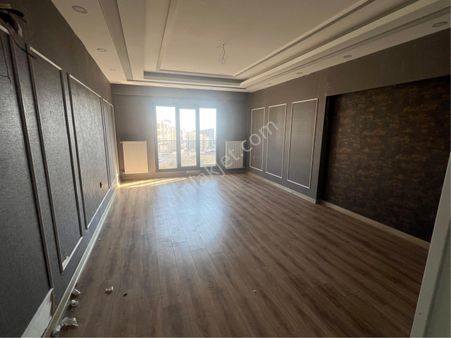 Ulusbey Den Site İçerisinde 3+1 Ara Kat