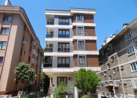 Bakırköy Saraydan Satılık 3+1 140 M2 Kat 1 Asansörlü Kapalı Oto Parklı 10 Yıllık