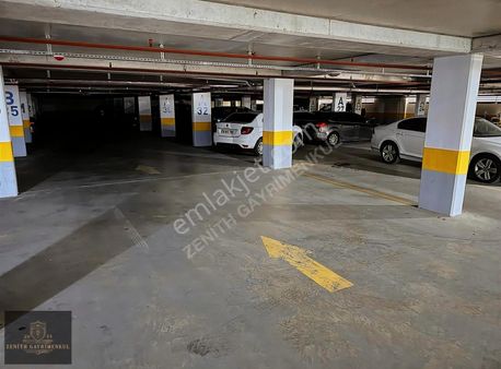 Yomra Kaşüstü Şehr-i Seyir Sitesin'de Geniş Satılık Daire