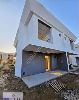 Özel Havuzlu Yazlık Satılık Villa 3+1